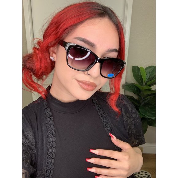 LAST ONE - Horned Tip Plastic Rim Sunnies - Black - Picture 2 of 4